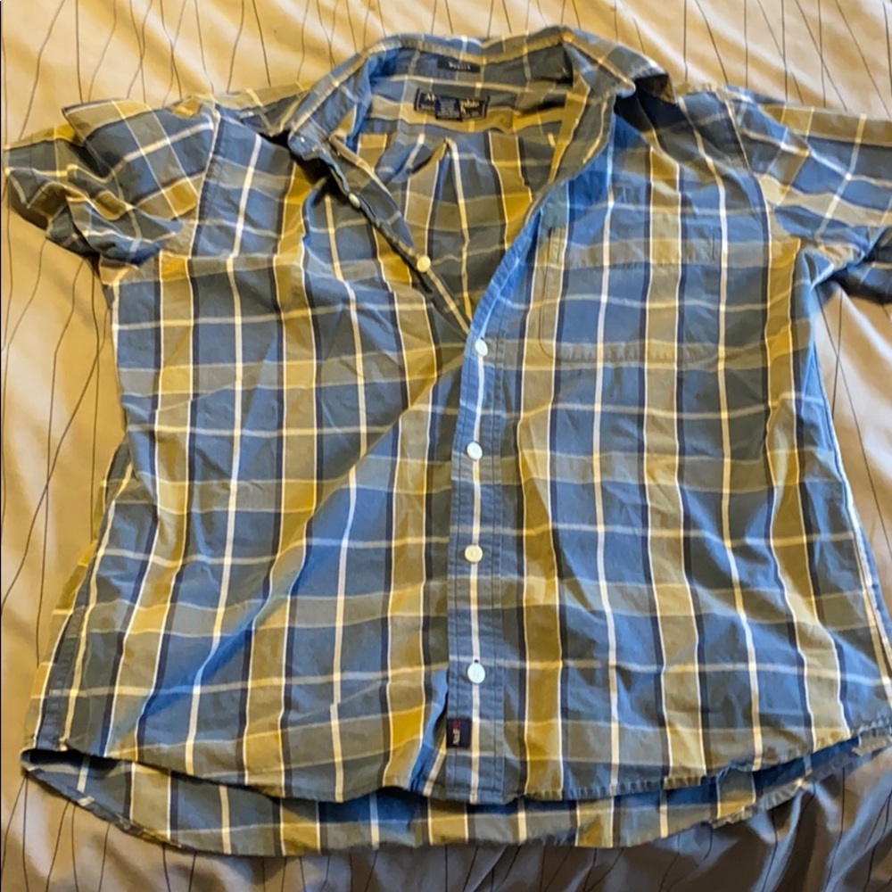 Abercrombie man large muscle casual button down